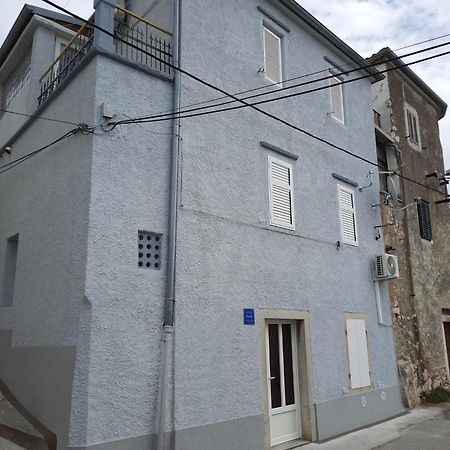 Apartmant Bionda Novi Vinodolski, Cozy And Nice Apartment For 4 People In The City Center Extérieur photo
