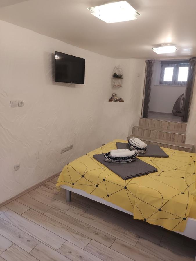 Apartmant Bionda Novi Vinodolski, Cozy And Nice Apartment For 4 People In The City Center Extérieur photo