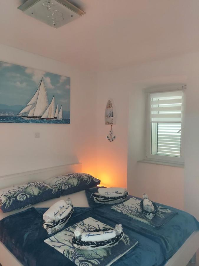 Apartmant Bionda Novi Vinodolski, Cozy And Nice Apartment For 4 People In The City Center Extérieur photo