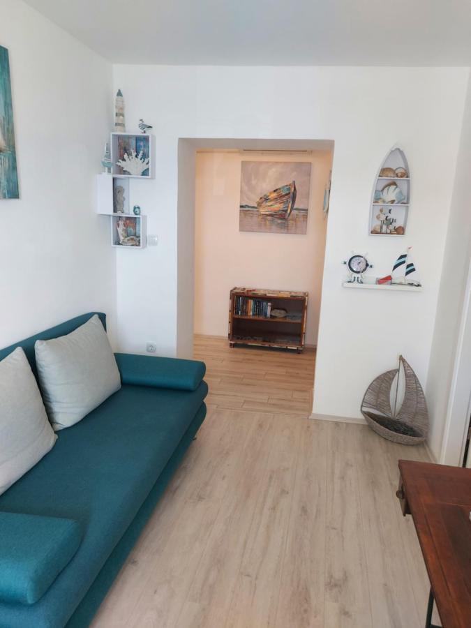 Apartmant Bionda Novi Vinodolski, Cozy And Nice Apartment For 4 People In The City Center Extérieur photo