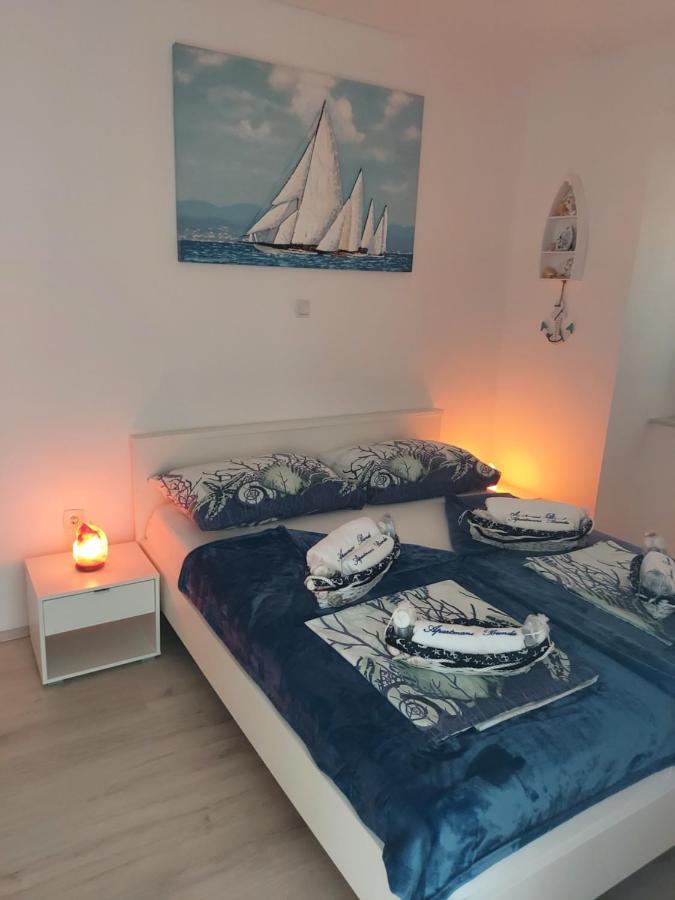 Apartmant Bionda Novi Vinodolski, Cozy And Nice Apartment For 4 People In The City Center Extérieur photo