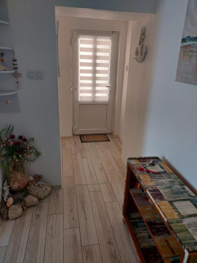 Apartmant Bionda Novi Vinodolski, Cozy And Nice Apartment For 4 People In The City Center Extérieur photo