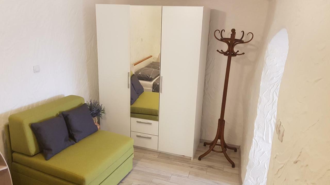 Apartmant Bionda Novi Vinodolski, Cozy And Nice Apartment For 4 People In The City Center Extérieur photo