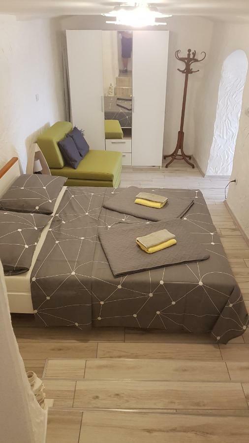 Apartmant Bionda Novi Vinodolski, Cozy And Nice Apartment For 4 People In The City Center Extérieur photo